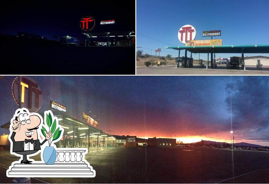 The exterior of Triple T Truck Stop