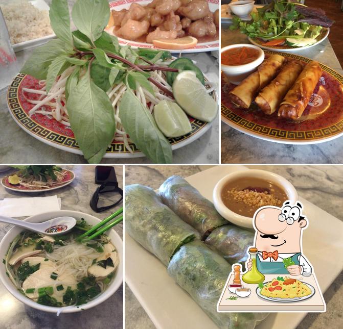 Food at Khải Hoàn Restaurant