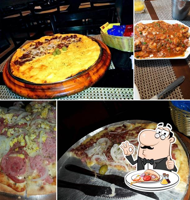 Escolha pizza no Famiglia Lucco- Espinheiro