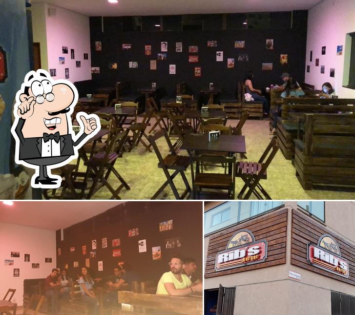 O interior do Rib's Burger