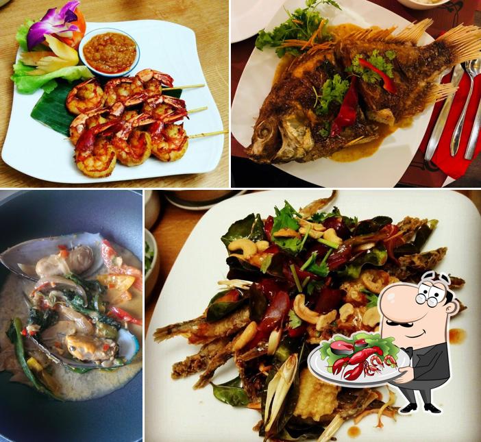 Prenez des fruits de mer à Maliwan Thaï Cuisine / Maliwan Thai Kitchen / มะลิวัลย์ครัวไทย