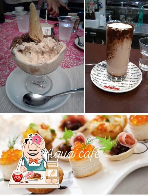 Aqua Cafe' lounge bar & food offre un'ampia gamma di dessert