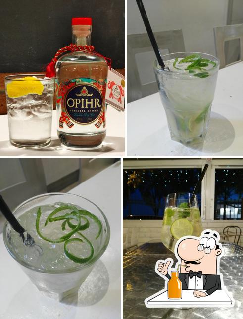 Baddy's Bar serve un'ampia gamma di drink