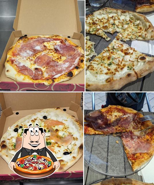 Prenez des pizzas à Pizza Amore