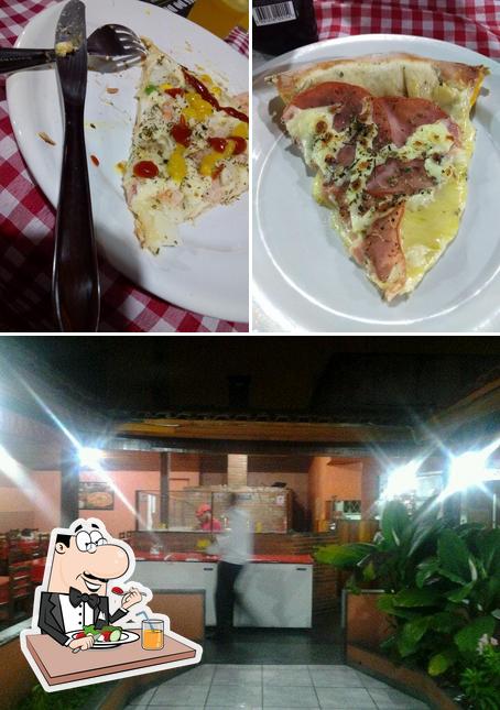 A foto da comida e interior no Pizzaria Marielli