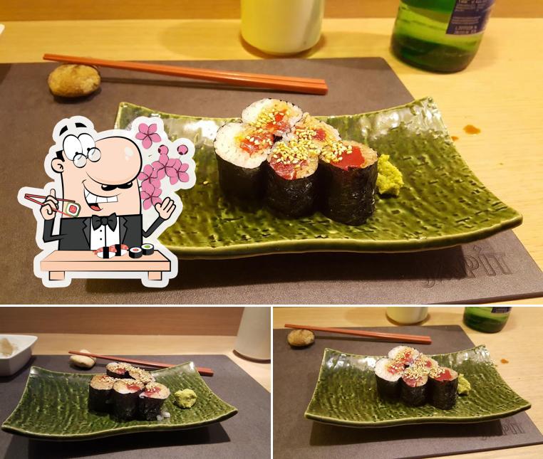 Les sushis sont des aliments célèbres provenant du Japon