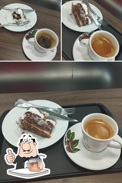 Café em Cafeteira & Padaria