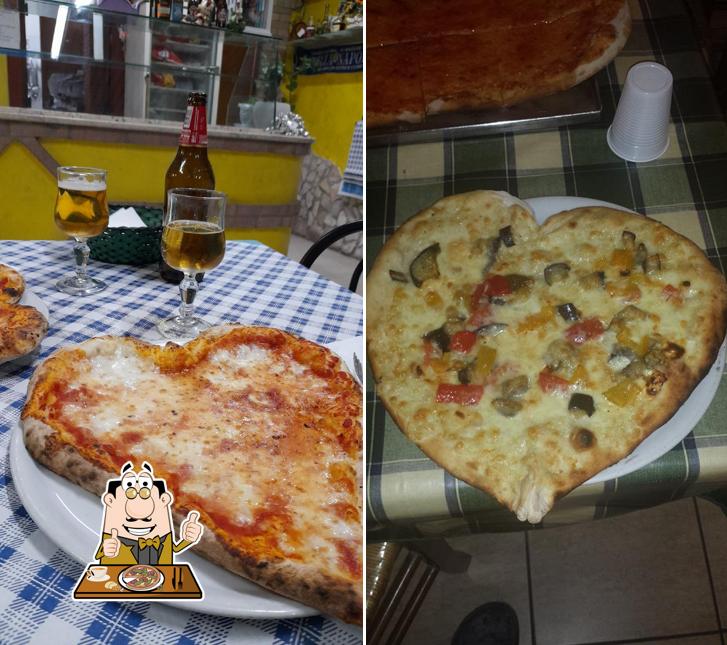A O'core e Napule, vous pouvez prendre des pizzas