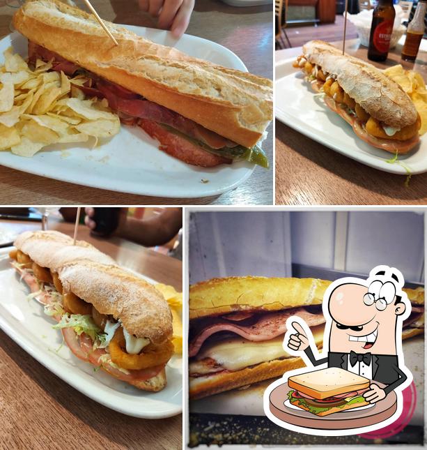 Order a sandwich at Restaurante Gepetto