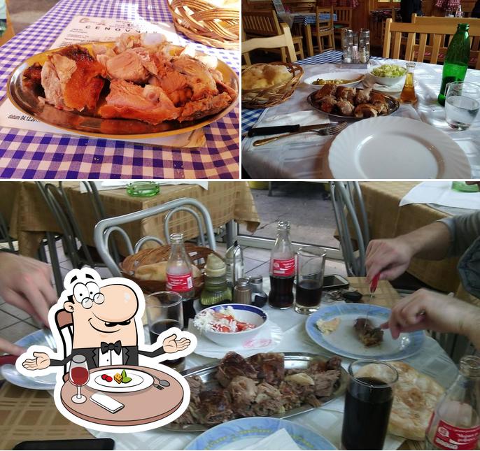 L’image de la table à manger et nourriture concernant Pečenjara "Tešiċ"