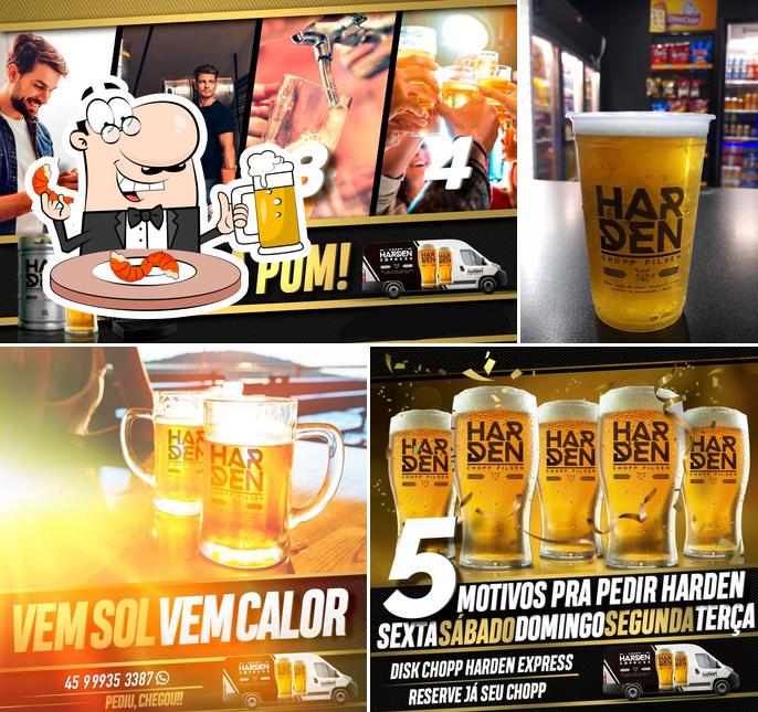 Peça um copo de cerveja leve ou escura