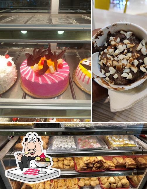 Five Star Janta Aura Restaurant offers a number of sweet dishes