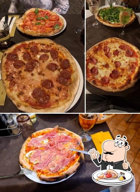 Prenez des pizzas à Pizzeria Ristorante Al Rustico