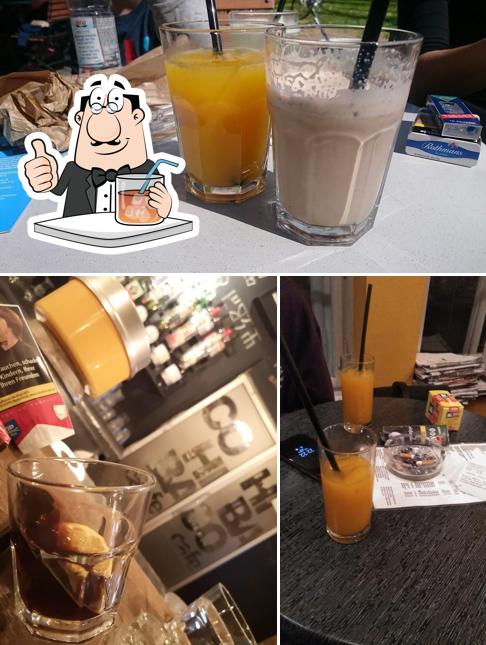 Это фотография, где изображены напитки и десерты в Caffe bar Cohiba