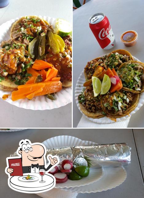 Comida en Tacos Sinaloa