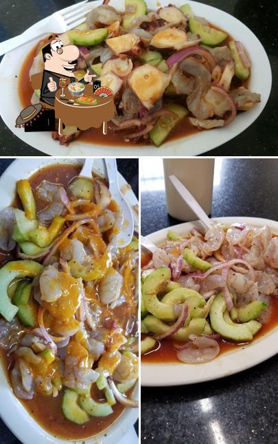 Food at Mariscos el compa de Mazatlan