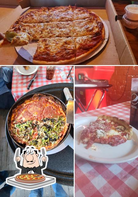 Попробуйте пиццу в "Ricciardi's Pizzeria and Bar"