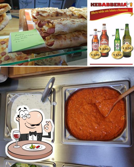 Kebab si caratterizza per la cibo e birra