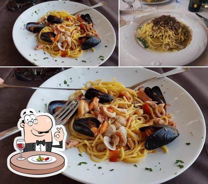 Cibo al Stabiliment Balneare con Ristorante e Pizzeria Le Canarie