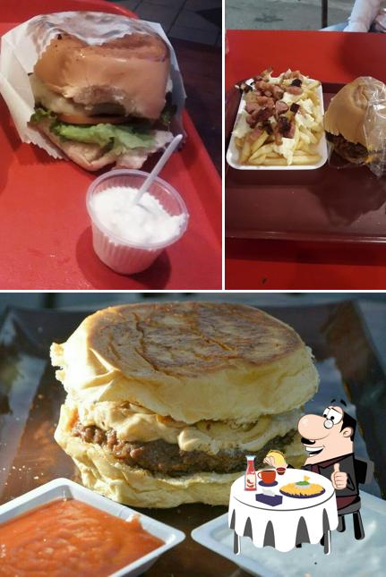 Consiga um hambúrguer no Japarango's burguer's & oriental food
