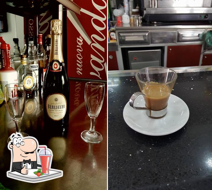 Goditi un drink a Caffetteria del pozzo