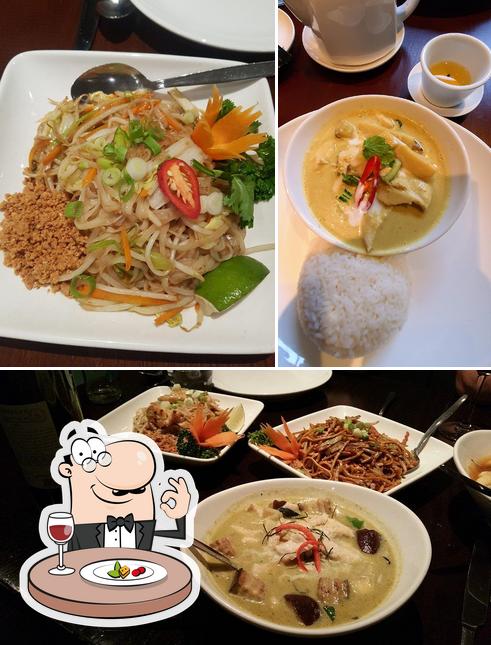 Еда в "Dee Thai"