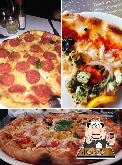 Order pizza at Toscano