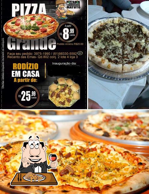 Peça diversos tipos de pizza