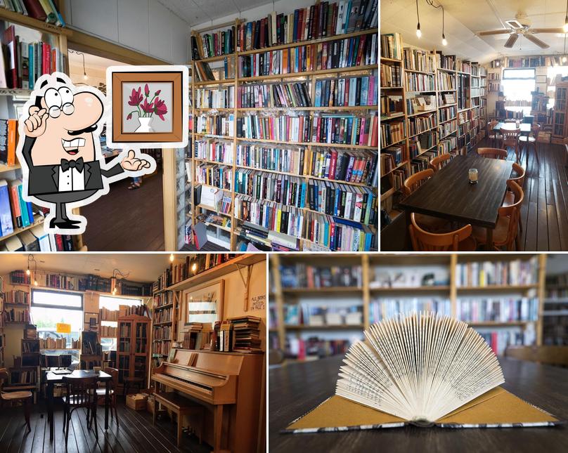 Découvrez l'intérieur de Bókakaffið - Books & Coffee