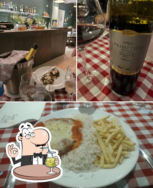 O Santo Piatto Ristorante se destaca pelo bebida e comida