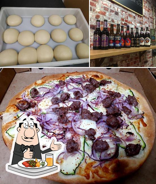 Еда и пиво в Pizzeria Los Artesanos