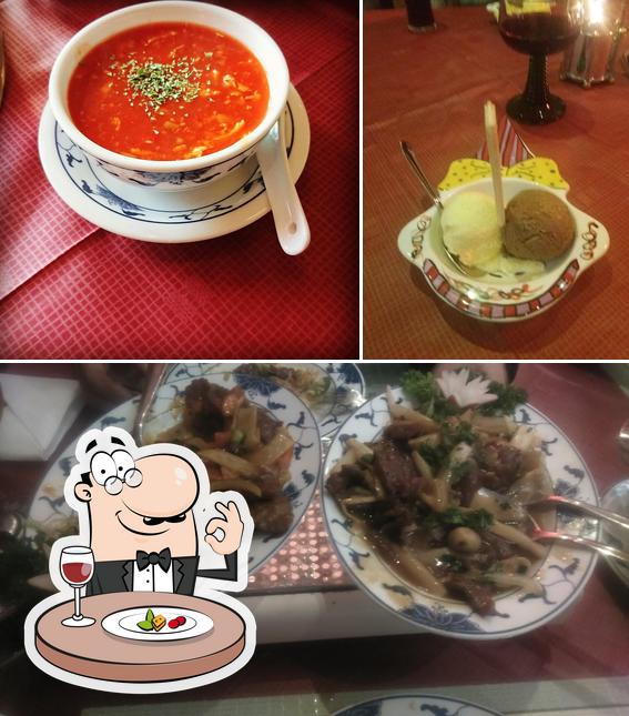Essen im China-Restaurant Kanton