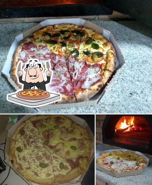 Experimente pizza no Pizzaria Sagatti Templo da Pizza