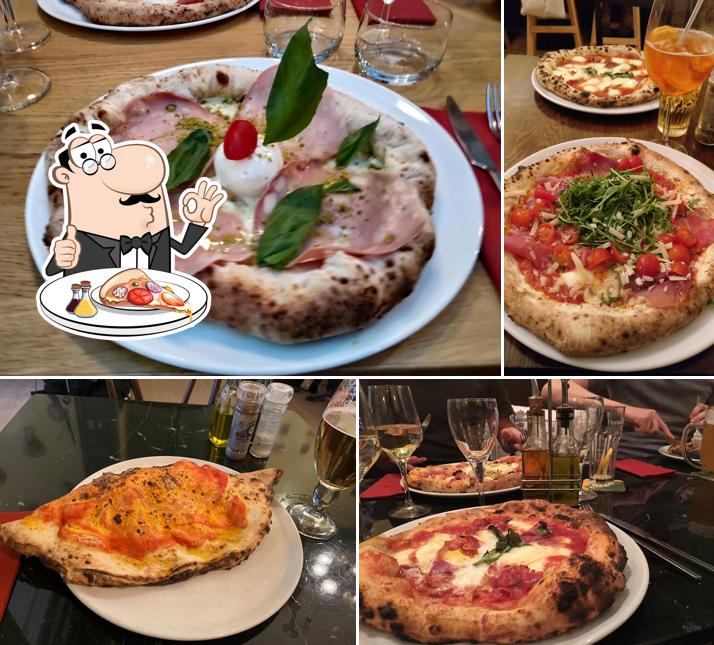 Order pizza at Egò ristorante-pizzeria