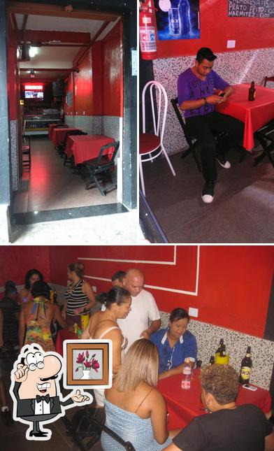 O interior do Bar do Rainey