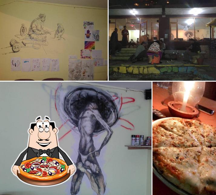 Pick pizza at Art Café Manali