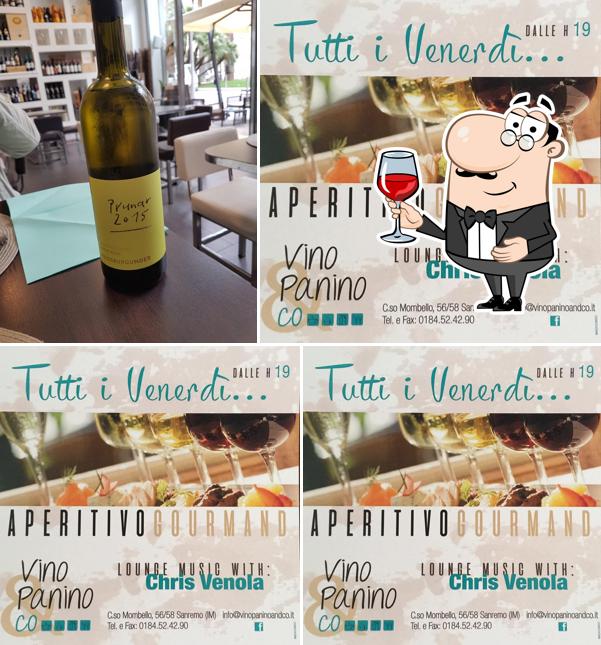 Prenditi un bicchiere di vino a Vino Panino & Co