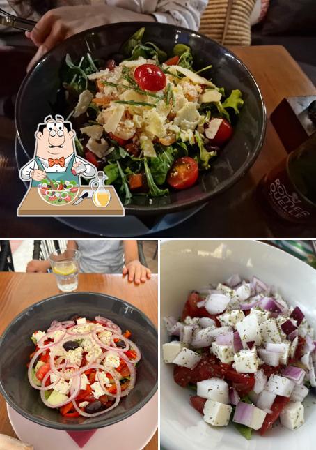 Insalata greca al Pizzeria Peperoni