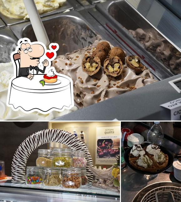 Bar Planet Cafe Salerno serve un'ampia varietà di dolci