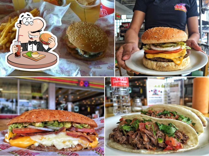 Las hamburguesas de Joker Tortas & Burgers (Brisas) las disfrutan una gran variedad de paladares