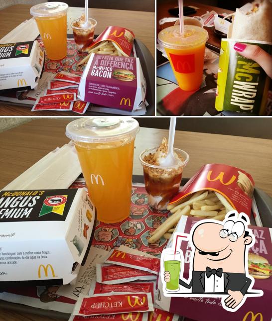 McDonald's serve uma seleção de drinques