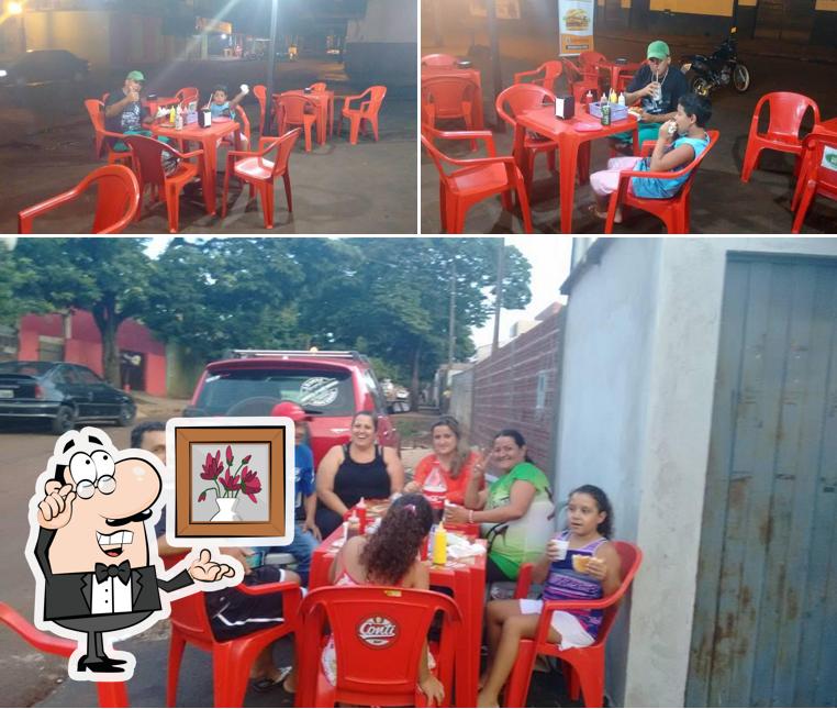 Veja imagens do interior do Mineirinho Lanches loja 3