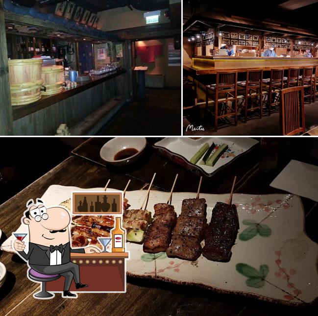 The Yuu Japanese Dining se distingue por su barra de bar y comida