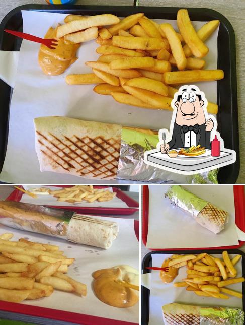 Commandez des frites à Snack Pyramide