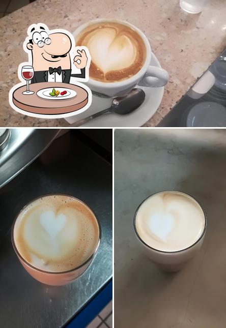 Questa è la immagine che mostra la cibo e seo_images_cat_1453 di Caffe Cavour Di Papagno Luigi