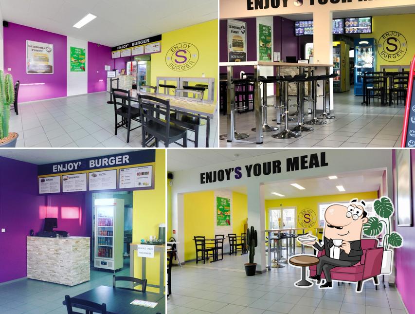 Découvrez l'intérieur de Enjoy’s Burger