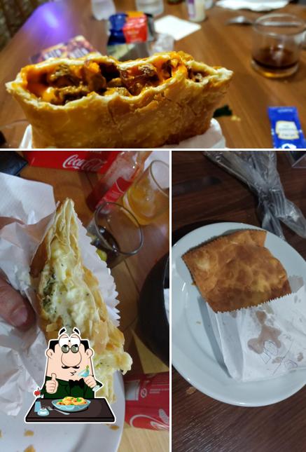 Comida em Pastelaria dos Brothers