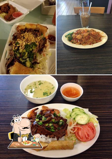 Pad thai at Asian Cuisine