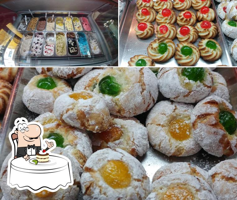 Bar Plebiscito serve un'ampia selezione di dolci