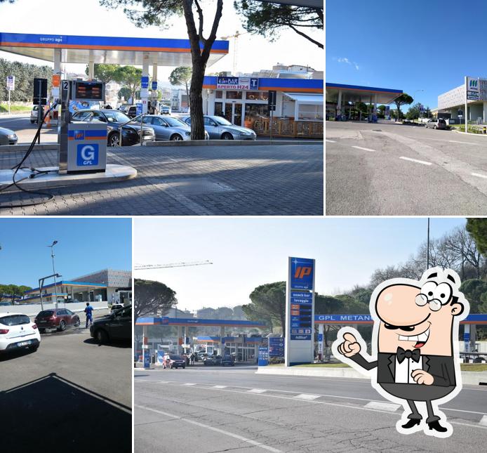 L'extérieur de Distributore Carburanti IP Gpl Metano (L-CNG) 24h Ricarica Elettrica EnelX - Via Tuzi (PG)